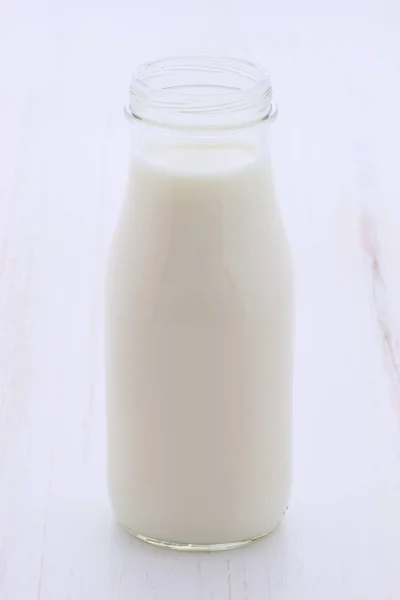 Heerlijke Verse Melk Een Van Belangrijkste Bronnen Van Voeding — Stockfoto