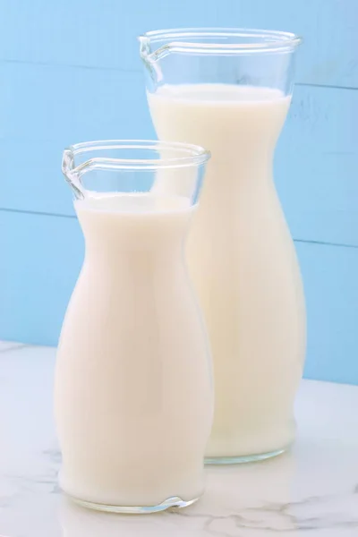 Heerlijke Verse Melk Een Van Belangrijkste Bronnen Van Voeding Vintage — Stockfoto