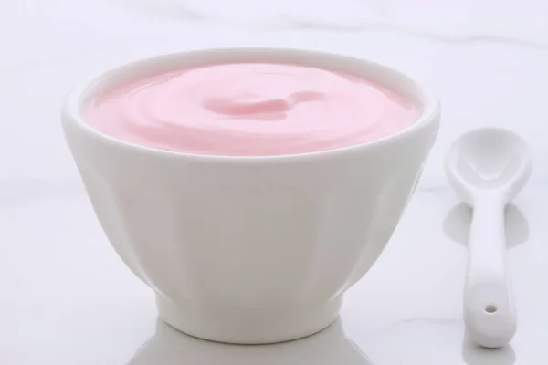 Yogur Fresa Griego Batido Lentamente Artesanal Con Mucha Fruta Proteína — Foto de Stock