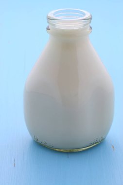 Lezzetli taze süt, bir beslenme birincil kaynaklar.