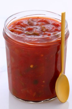 esnaf Meksika daldırma salsa bir lezzetli taze Meksika ya da Teksas-Meksika lezzet ile vintage carrara mermer tabloda