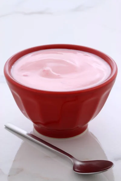 Läckra Franska Vaniljsås Stil Yoghurt Med All Frukt Blandad Släpper — Stockfoto