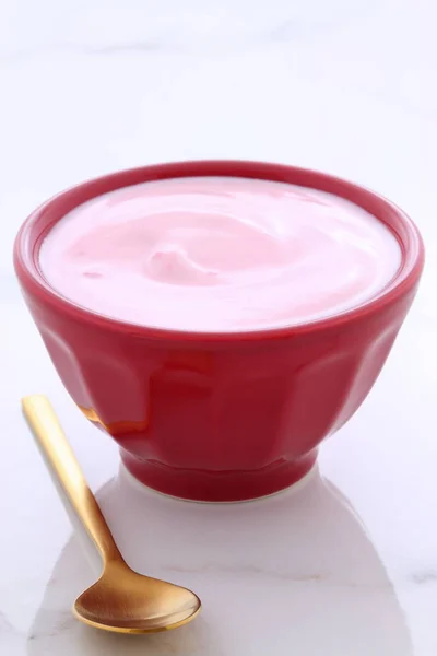 Artisan Lento Churned Iogurte Morango Grego Com Muita Fruta Proteína — Fotografia de Stock