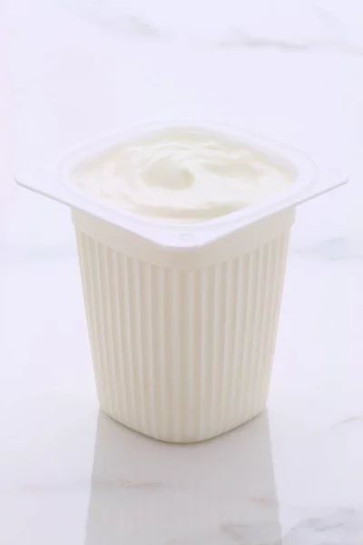 Delicioso Nutritivo Saludable Yogur Griego Fresco Vintage Italiano Carrara Mármol — Foto de Stock