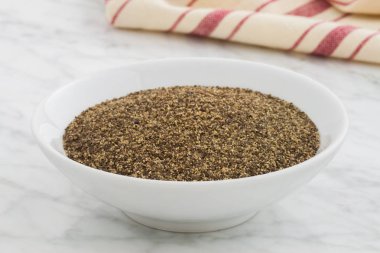 taze çekilmiş karabiber anahtar madde birçok yemek tarifleri