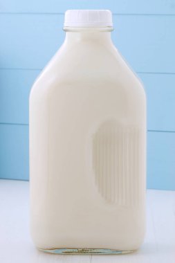 Lezzetli taze süt, bir beslenme birincil kaynaklar.