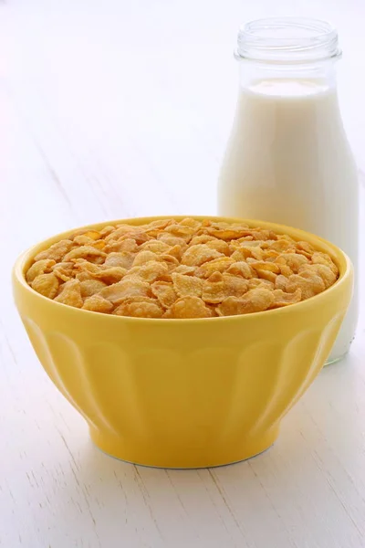 Вкусный Питательный Завтрак Кукуруза Хлопает Ретро Винтажном Стиле — стоковое фото