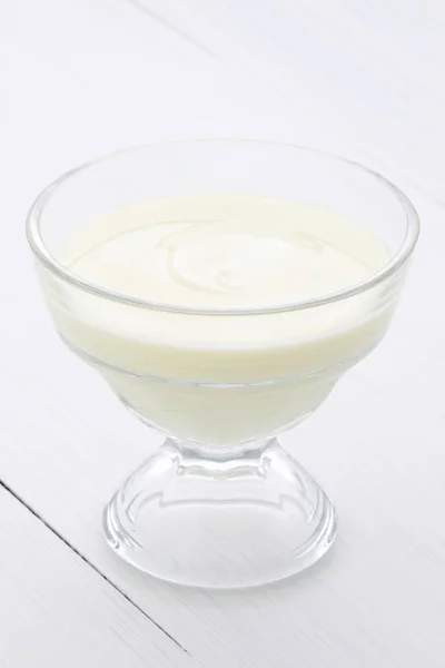 Yogurt Cremoso Fresco Delizioso Spuntino Liscio Sano Perfetto Qualsiasi Momento — Foto Stock