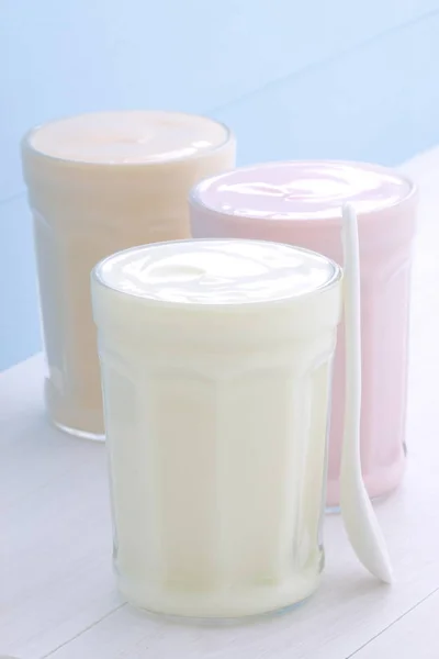 Delicious Yoghurt Buah Segar Dalam Gelas — Stok Foto