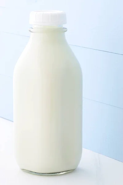 Leckere Nahrhafte Und Frische Quarkmilchflasche — Stockfoto