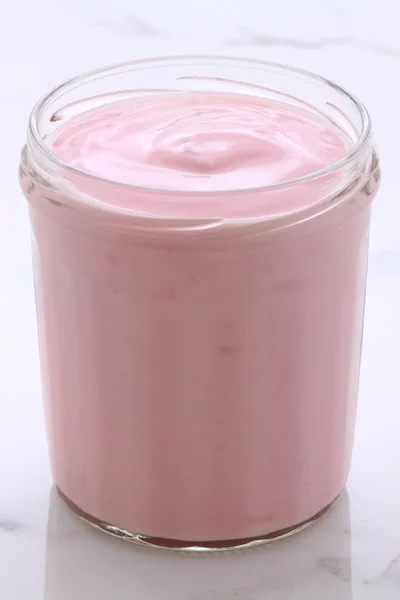 Delizioso Yogurt Alla Crema Pasticcera Francese Con Tutta Frutta Mescolata — Foto Stock