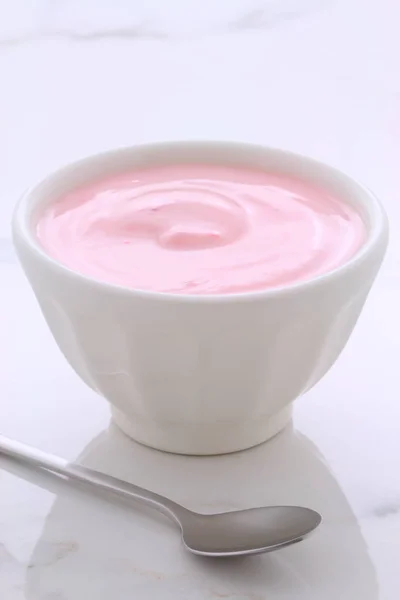 Heerlijke Franse Vla Stijl Yoghurt Met Alle Vruchten Gemengd Binnen — Stockfoto