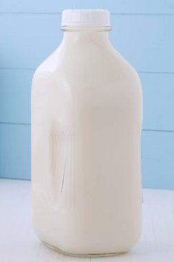 Lezzetli taze süt, bir beslenme birincil kaynaklar.