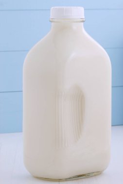 Lezzetli taze süt, bir beslenme birincil kaynaklar.