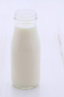 Lezzetli taze süt, bir beslenme birincil kaynaklar.