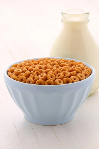 Νόστιμο Και Θρεπτικό Πρωινό Ελαφρά Φρυγανισ Μέλι Ξηροί Καρποί Δημητριακά — Φωτογραφία Αρχείου