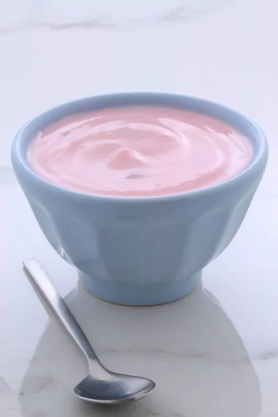 Läckra Franska Vaniljsås Stil Yoghurt Med All Frukt Blandad Släpper — Stockfoto