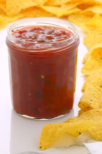 Kézműves Mexikói Dip Salsa Szüret Carrarai Márvány Asztali Ízletes Friss — Stock Fotó