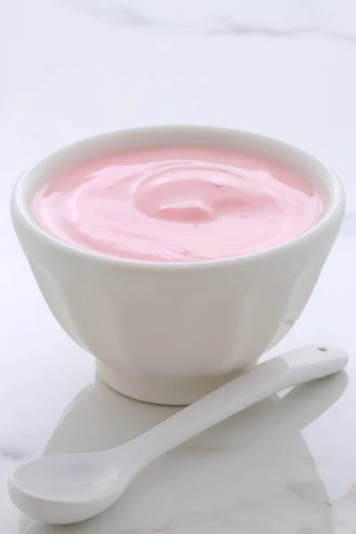 Delicioso Yogur Francés Estilo Natillas Con Toda Fruta Mezclada Interior —  Fotos de Stock