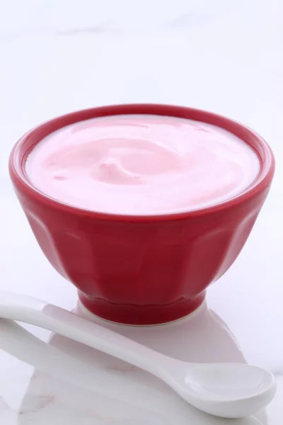 Artisan Lento Churned Iogurte Morango Grego Com Muita Fruta Proteína — Fotografia de Stock