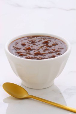 Esnaf Meksika isot sos tüm Meksika, Teksas-Meksika Tarifleri ve iki taraf için mükemmel bir lezzetli dumanlı lezzet ile vintage carrara mermer tabloda.