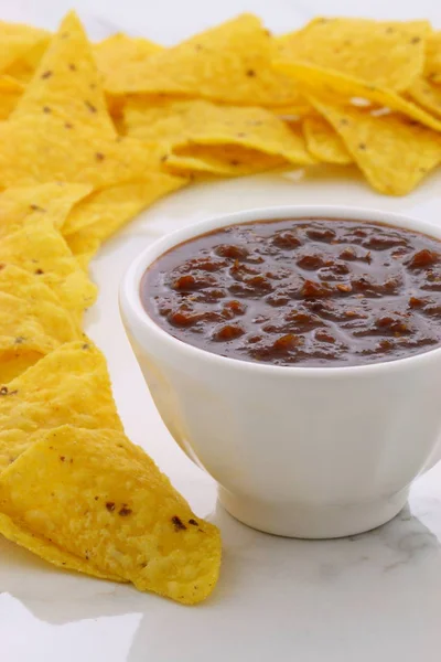 Handwerkliche Mexikanische Chipotle Sauce Auf Carrara Marmortisch Mit Einem Köstlichen — Stockfoto