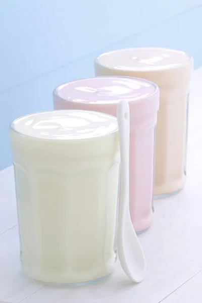 Yogur Fresco Delicioso Nutritivo Saludable Sobre Madera Vintage — Foto de Stock