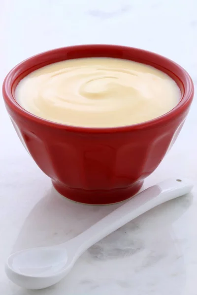Chutné Výživné Zdravé Čerstvé Broskev Jogurt Vinobraní Carrara Mramor — Stock fotografie