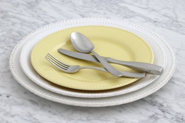 Zarif ve pratik yemek takımları