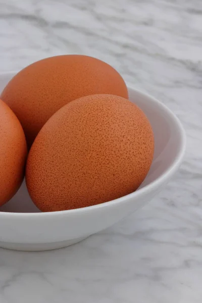 新鲜生鸡蛋 — 图库照片
