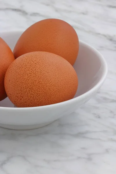 Taze çiğ yumurta — Stok fotoğraf