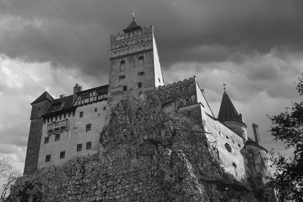 Transylvania 루마니아에서 성입니다 알려져 Vladislav 드라큘라의 Impaler 흑인과 — 스톡 사진