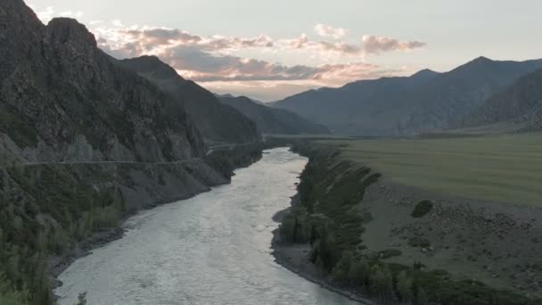 Čas Kola Vlny Spreje Pěny Řeka Katun Horách Altaj Sibiř — Stock video