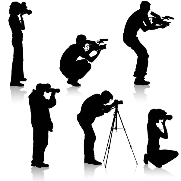 Set de camarógrafo con cámara de vídeo. Siluetas sobre fondo blanco. Ilustración vectorial — Vector de stock