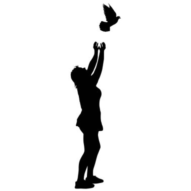 Siluet kız gökyüzüne güvercinler bültenleri