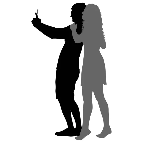 Siluetas hombre y mujer tomando selfie con teléfono inteligente sobre fondo blanco — Vector de stock