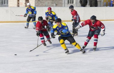 Arsenyev, Rusya - 22 Şubat: Buz hokeyi, bölgesel amatör takımların oyunu 22 Şubat 2016 arsenyev, Rusya.