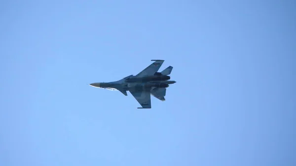 Moscow Russia Zhukovsky Airfield 31 August 2019: aerobatic Su-30 perfoming demonstration flight of the international aerospace salon MAKS-2019 — Stock Photo, Image