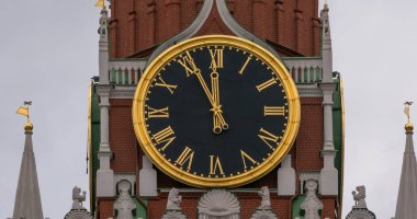 Moskova Kremlin Ana Saati Spasskaya Kulesi'nde Kuranti adlı 12 saat . Kızıl Meydan.