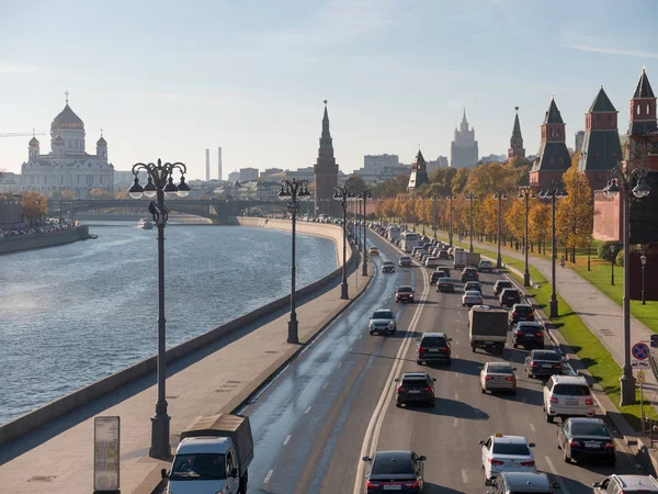 Sunny summer day moscow river bay kremlin panorama . — Stock Photo, Image