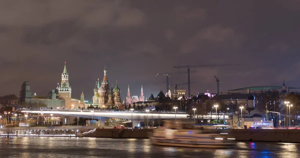 Sunny summer day moscow river bay kremlin night — Stock Photo, Image