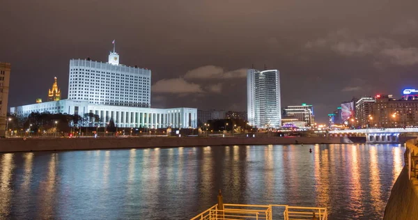 Moskova, Rusya, hükümet, gece evi. — Stok fotoğraf