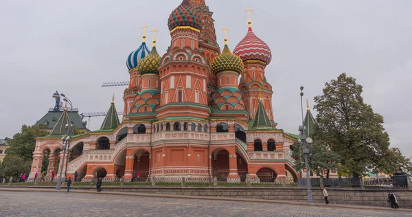 聖ワシリイ (復活) モスクワ ロシアの大聖堂を越えます。赤の広場. — ストック写真