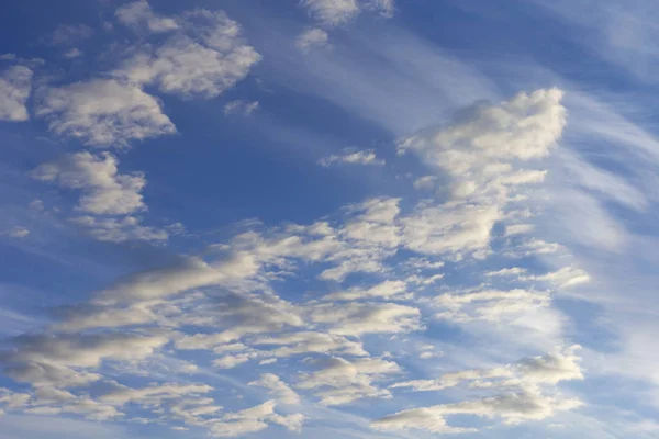 Beautiful blue sky with bright white clouds — Stock Photo, Image