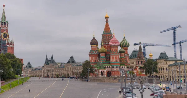 Saint Basil's (opstanding) kathedraal tops op de Moskou-Rusland. Rode plein. — Stockfoto
