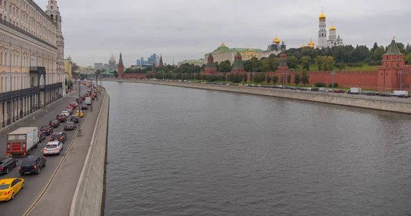 Sunny summer day moscow river bay kremlin — Stock Photo, Image