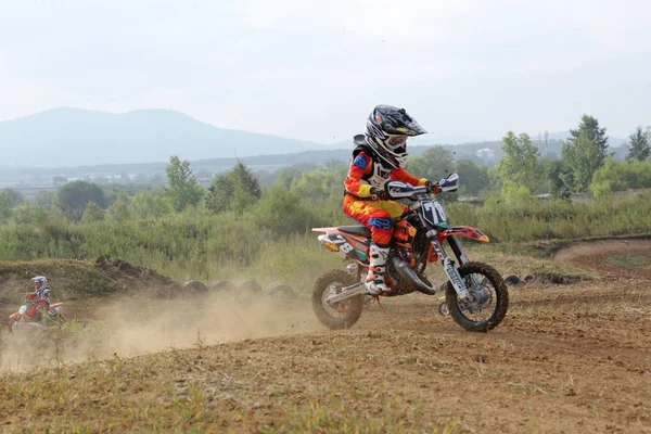 Arsenyev, Ryssland - 30 Aug: Rider deltar i omgången av t — Stockfoto