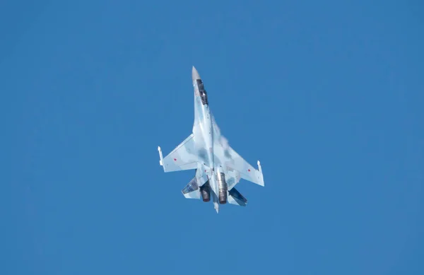 モスクワロシアZhukosky飛行場31 8月2019 国際航空宇宙サロンの好気性Su 35飛行実証Maks 2019 — ストック写真