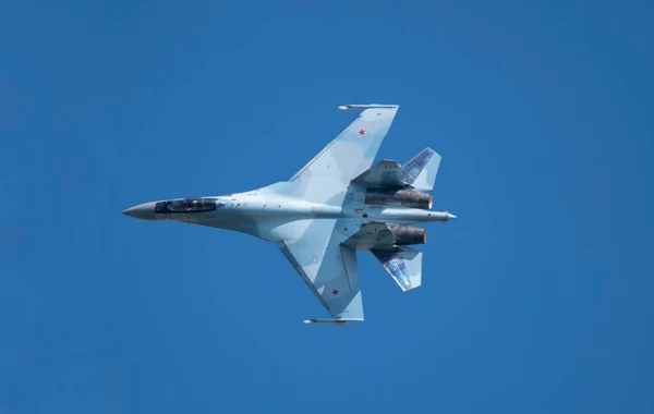 モスクワロシアZhukosky飛行場31 8月2019 国際航空宇宙サロンの好気性Su 35飛行実証Maks 2019 — ストック写真