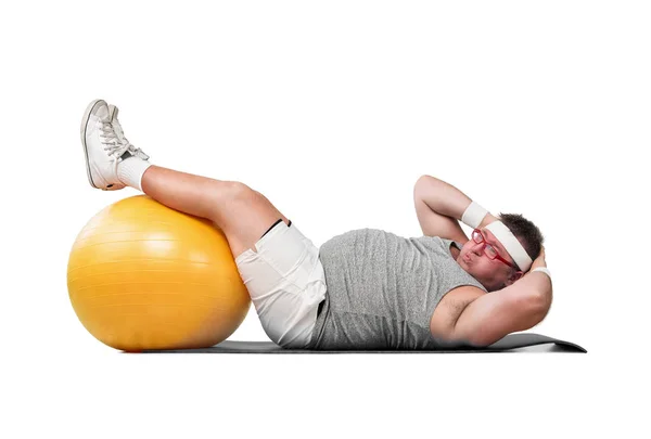 Lustiger übergewichtiger Mann trainiert isoliert auf weißem Hintergrund — Stockfoto